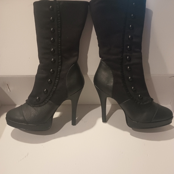 Victorian soft faux leather boots - Picture 5 of 6